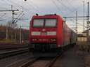 K�t 185-�s egy�tt, a 185.001-es m�g�tt a 185.551-es v�rakozik