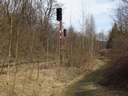 A Chodov fel�l kij�rati jelz�knek, a t�loldaliakkal ellent�tben, m�g minden�nk megvan, optika, l�mpa, vezet�kek... M�r csak a vonat hi�nyzik