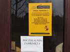 A hirdetmény szerint 2010.03.04-től visszavonásig buszok közlekednek. Olyan nagy kínálat buszokból sincs, egyes napokon csak egy pár busz jár, a maximum is alig 3 pár...