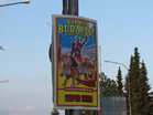 Ma pedig egy kis otthonival b�cs�zunk: a plak�t a Budapesti Nagycirkusz helyi szerepl�s�t hirdeti. Holnap f�lnapos fot�z�s ut�n egy j� hossz� �t k�vetkezik, de az m�r egy m�sik t�rt�net...