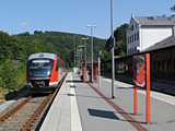 Ez pedig Annaberg-Buchholz unterer Bahnhof. Az�rt als�, mert valaha egy m�sik vonalon volt a hegy fels� r�sz�n egy fels� �llom�s is, de m�ra m�r csak ez maradt
