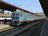 Az ex-szovjet t�rs�g ut�n itt tal�lkozok el�sz�r ER9 alap� term�kkel. Ez a p�ld�ny jelenleg 2 p�lyasz�mot is visel, a 94 72 0 412-001-0 mellett a 412-104-et is, ami arra utal, hoy ez egy egyike a 90-es �vekben beszerzett p�ld�nyoknak (kicsit elt�r� a homlokfala is a r�gebbi verzi�kt�l)