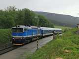 A Ramzov� h�g�hoz �rkezik a k�vetkez� gyorsvonat. Am�g p�r �ve ezek a gyorsok 4-5 kocsisok voltak alapb�l, ma m�r a t�bbs�g�k szezonon k�v�l csak 2 kocsib�l �llnak, szezonban sem hosszabbak 3-4-n�l