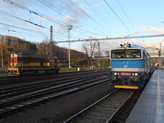 Olomoucből ugrunk tovább Zábrehbe, amint látszik itt ágazik ki a villamosított 270-es fővonalból Jeseník felé egy nem villamosított vonal (vagy inkább Sumperk felé egy villamosított és abból Jeseník felé, de ezt most hagyjuk). Most egyébként vágányzárnak kéne lenni Jeseník felé, de mivel a magyar fővállalkozóval is rendelkező építő konzorcium visszalépett, mégsincs...