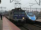 V�g�l merg�rkezik az �n vonatom is, a Szczeczin fel� tart� Rybak gyorsvonat (na j�, TLK), eg�szen j� csatlakoz�sa van Vars� fel�l egy Express Intercity Premium (r�viden Pendolino) k�p�ben. Holnap Szczeczinb�l folytatjuk majd