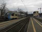 Katowic�b�l Cieszynbe van k�zvetlen vonat, naponta 3 p�r, am�gy �tsz�ll�ssal lehet elj�nni ide. A 