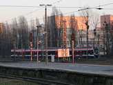 N�mi sz�guld�s ut�n meg�rkez�nk Vars�ba. A Nyugati p�lyaudvaron h�tul indul �ppen a vuk�d� vonata Grodzisk fel�