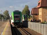Itt tal�lkozik az �szak �s d�l fel� tart� vonat, szem�lyzetcsere c�lj�b�l. Utas itt m�r alig van mindkett�n, maroknyian vessz�k ig�nybe a hossz� vonatutat. A busz sajnos gyorsabb �s k�nyelmesebb is sok szempontb�l